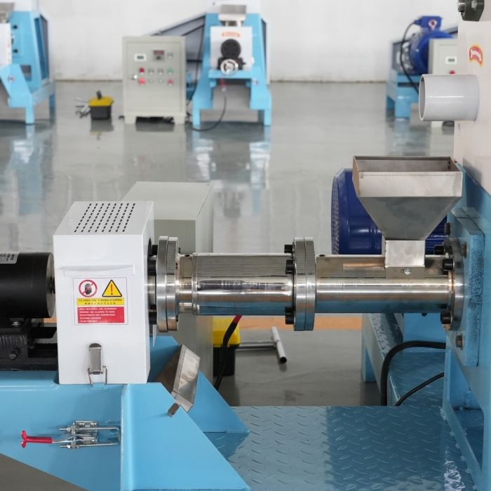 Much Quantity Extruder Machine factory